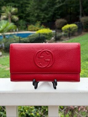Gucci Red Pebbled Leather Continental Wallet